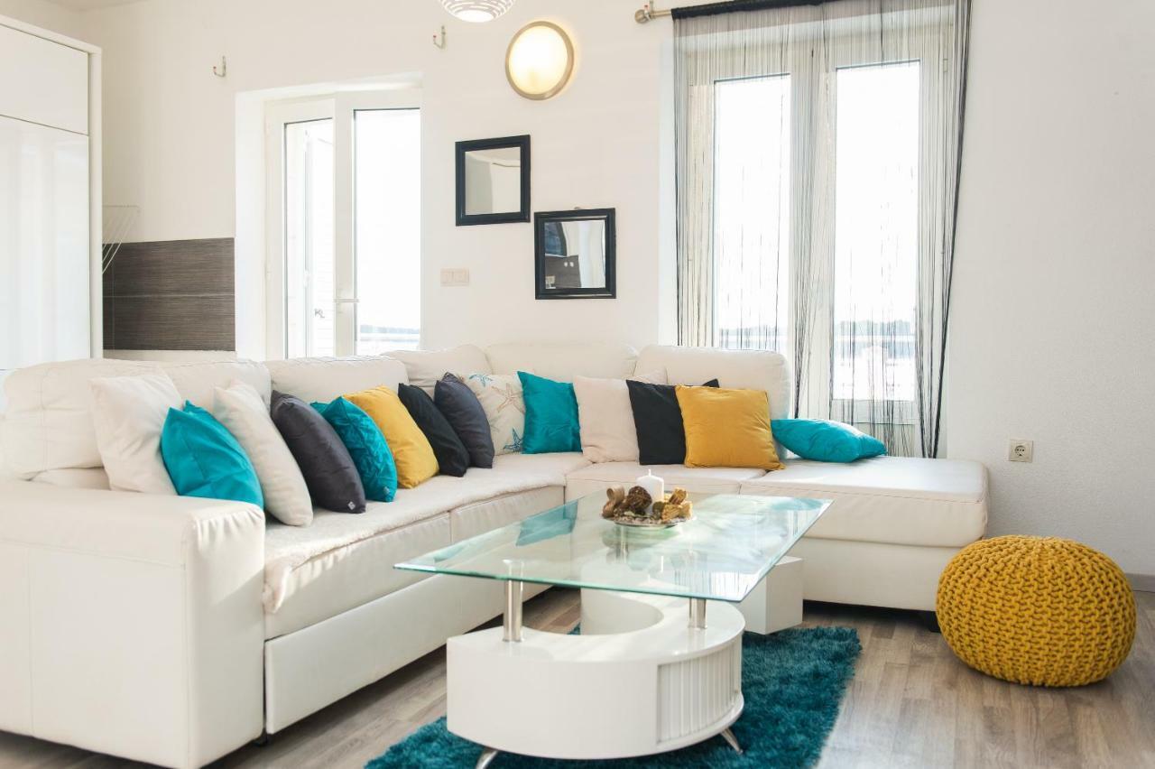 Apartments Cezar Рогозница Экстерьер фото