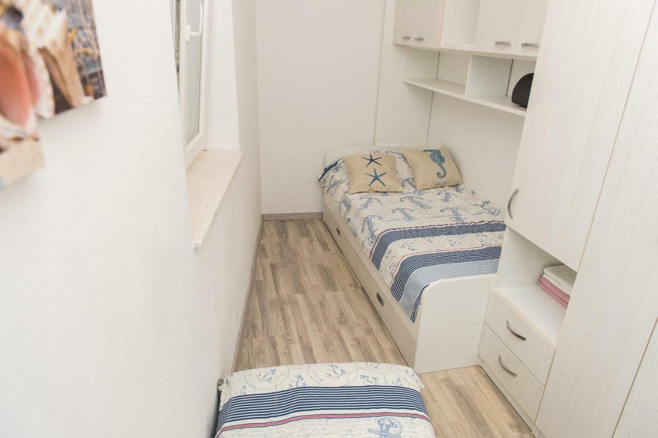 Apartments Cezar Рогозница Экстерьер фото